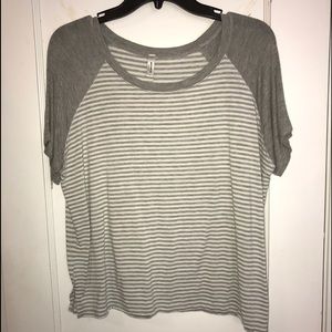 Grey shirt sleeved top